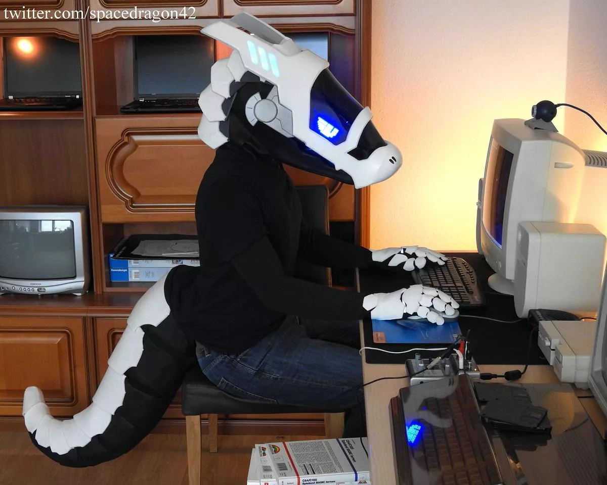 I hope robot Scalies are allowed here too! xP