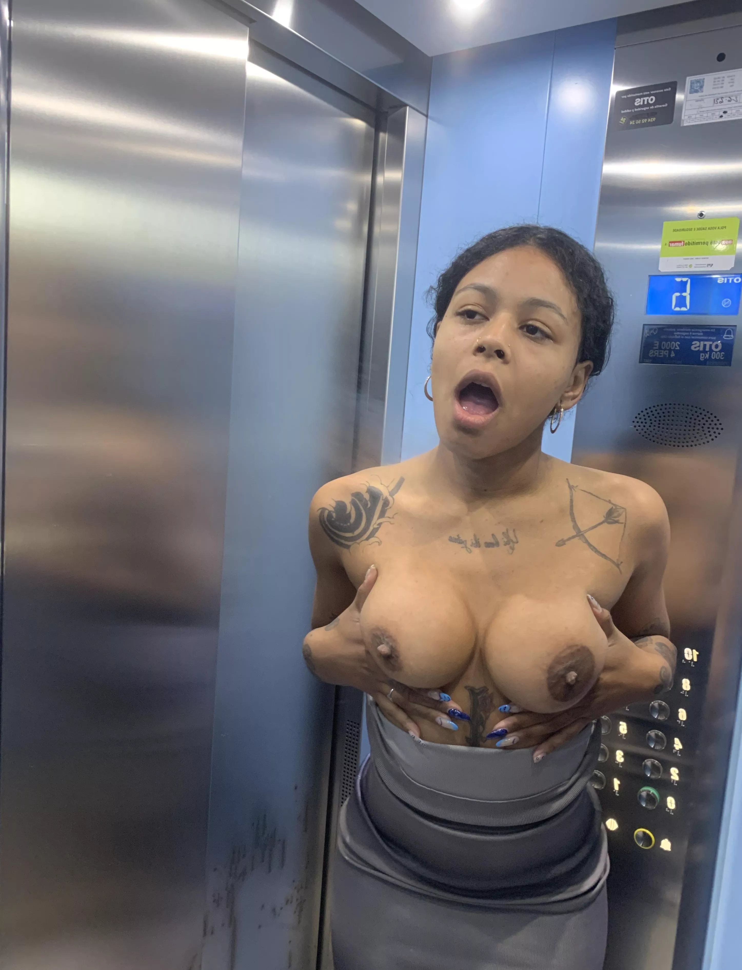 I love various public places, it's very exciting