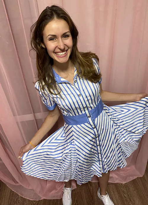 I propose to spend a sports weekend with me, only I will be in this dress.