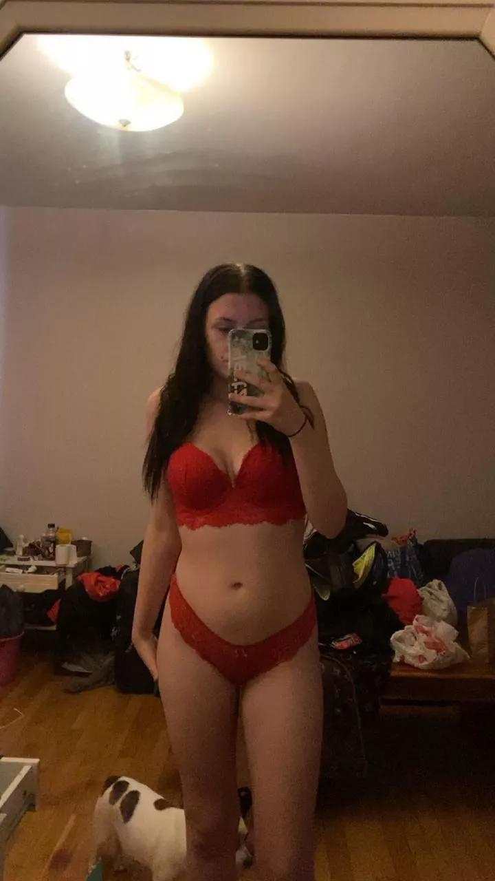 i think red is my color. wdyt 😳