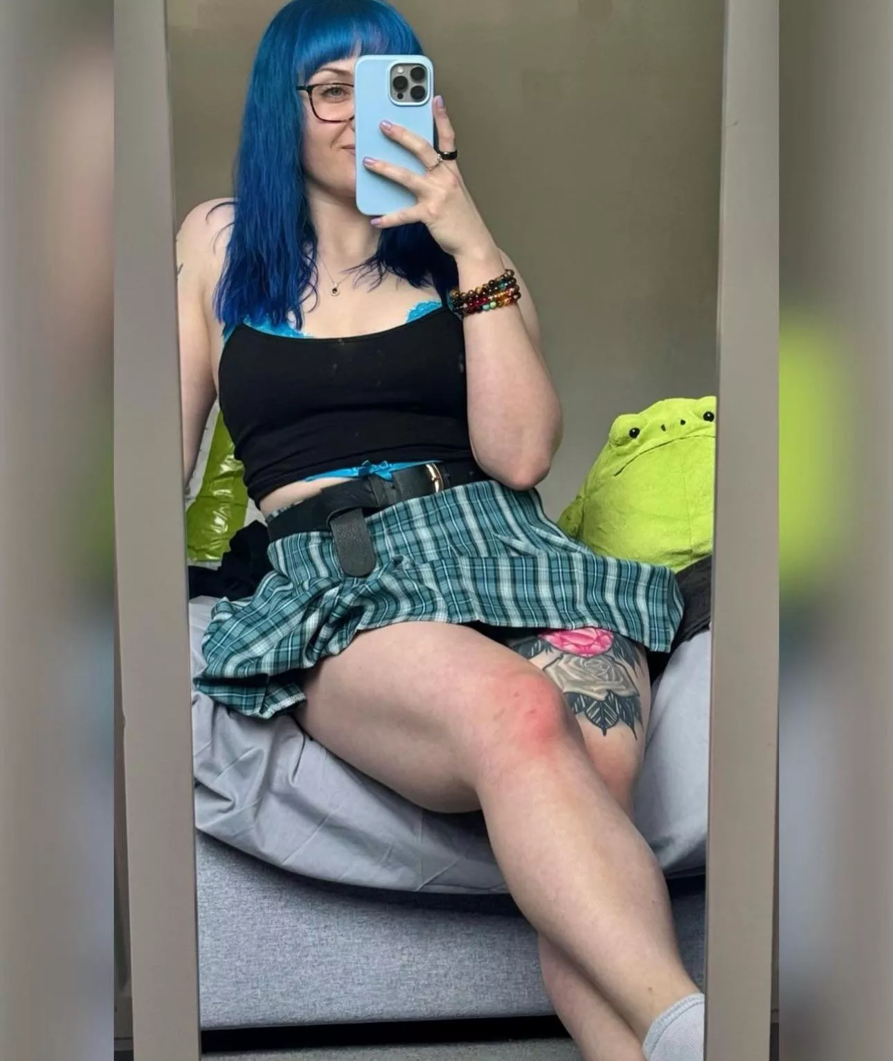 i think timmy approves of my leg definition 🐸😌