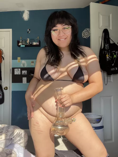 i'd love to get high and explore each others bodies...