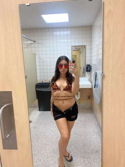 I’m short but my legs are hot 