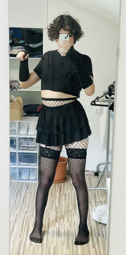 I’m so sad. Can you show me some love please?🥺💕