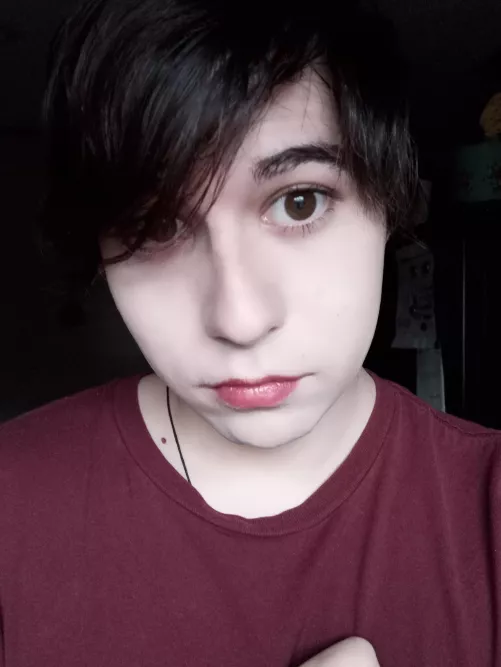 Is this an attractive look? Trans fem btw😅💖