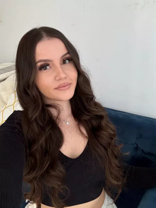 Let me show you what your girlfriend should be doing for you 😇