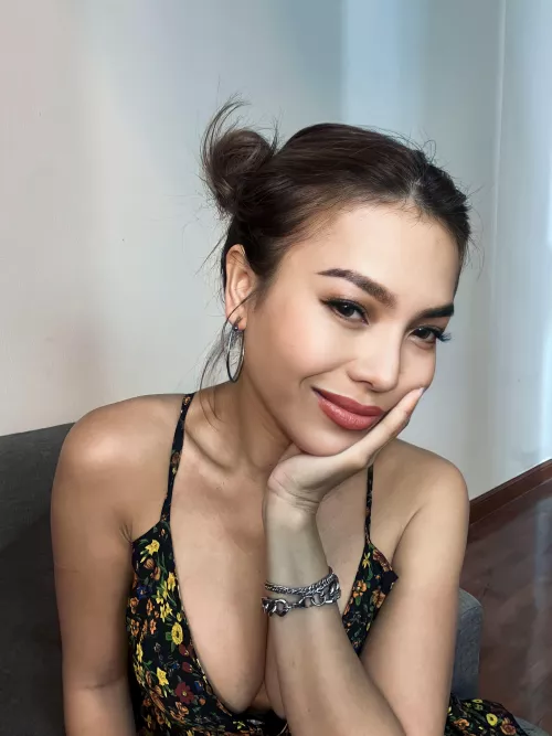 Looking for an Asian girlfriend with a spicy personality? 😘