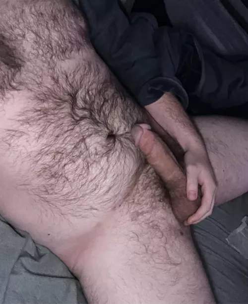 Lots of empty space in this bed😉