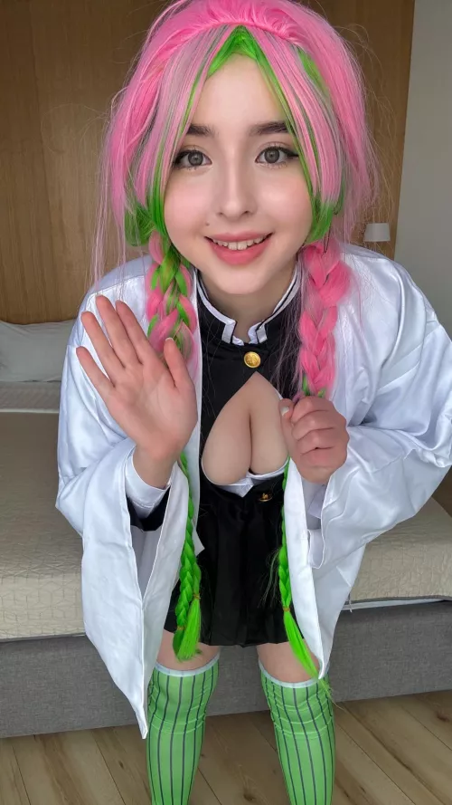 Mitsuri Kanroji cosplay