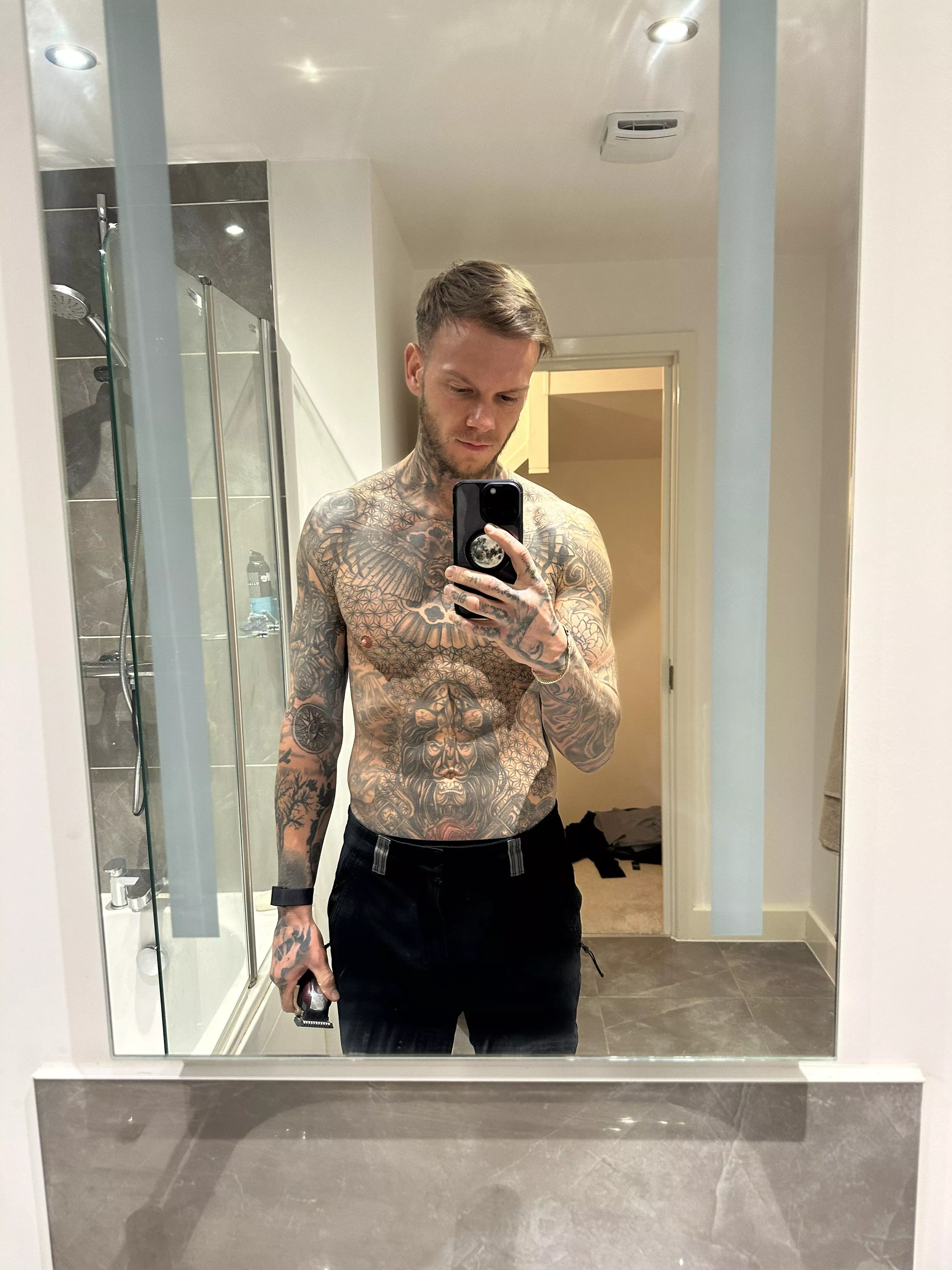 Ngl i love sending dick pics to random Redditors😜