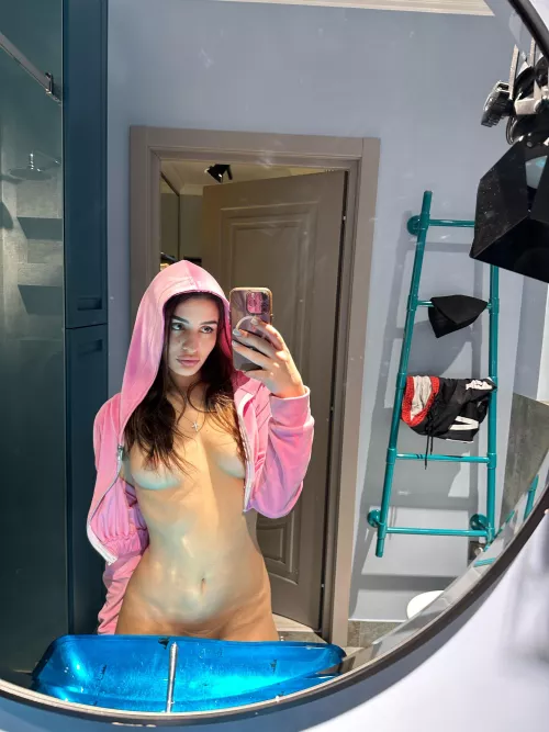 nipples became erect after shower