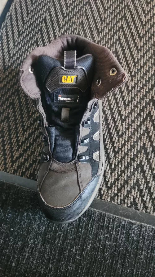 Oil spilled in boots