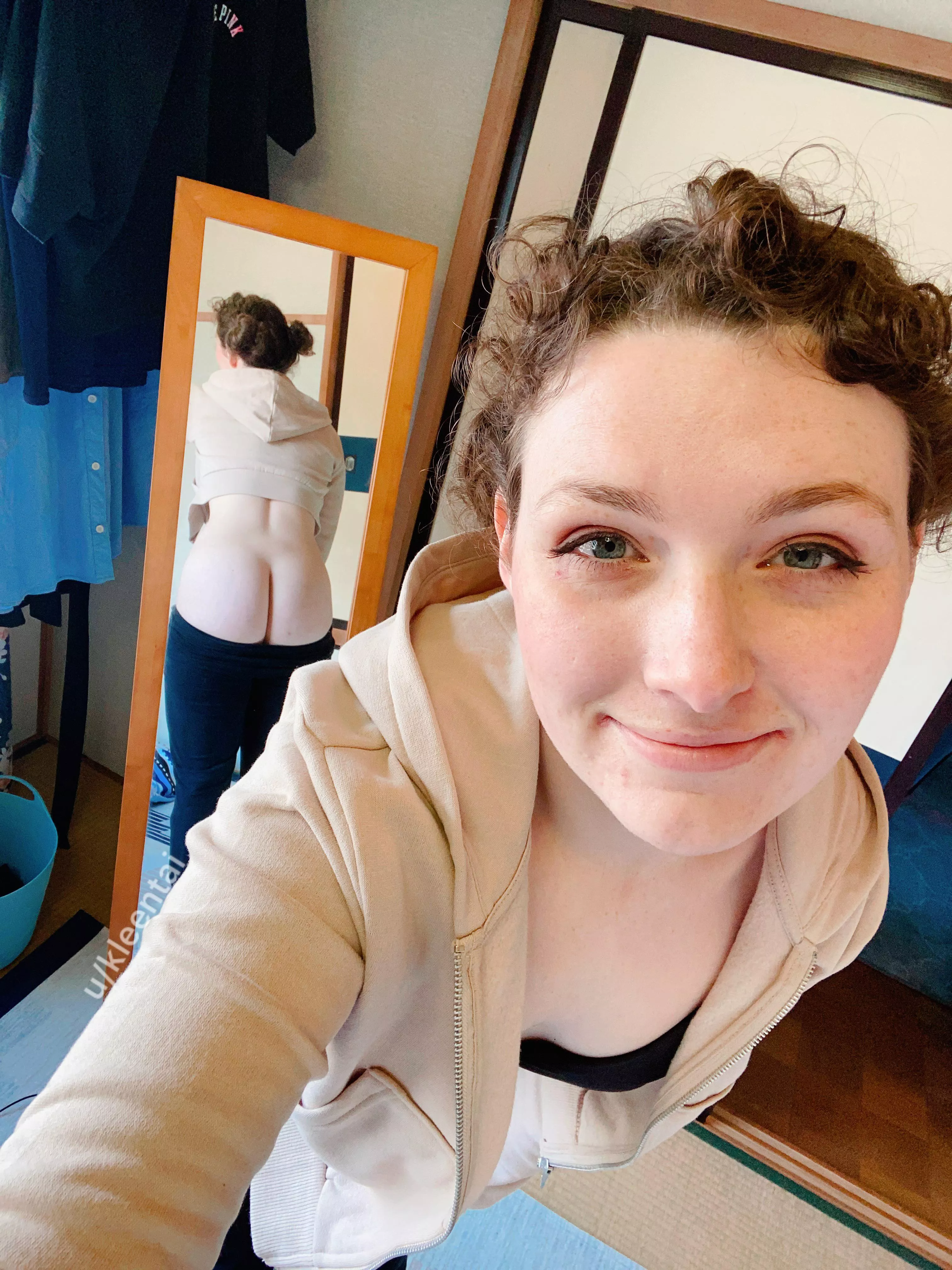 Take a look behind me [f]