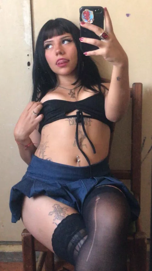 they're so tightt! I need your help to rip them off