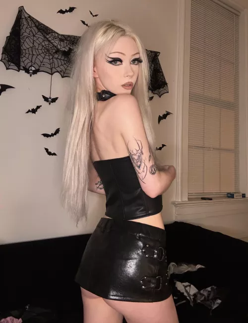 think I need a shorter skirt ;)