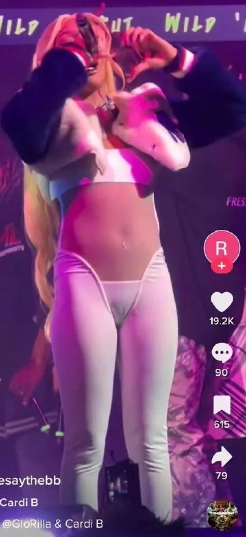 This belongs here…😎…man, GloRilla can get it tho! 💪. She got that fat, FAT! 🤩🤤