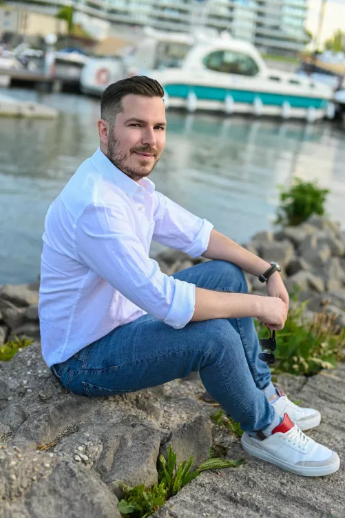 What about this picture as a main picture for my Tinder profile?