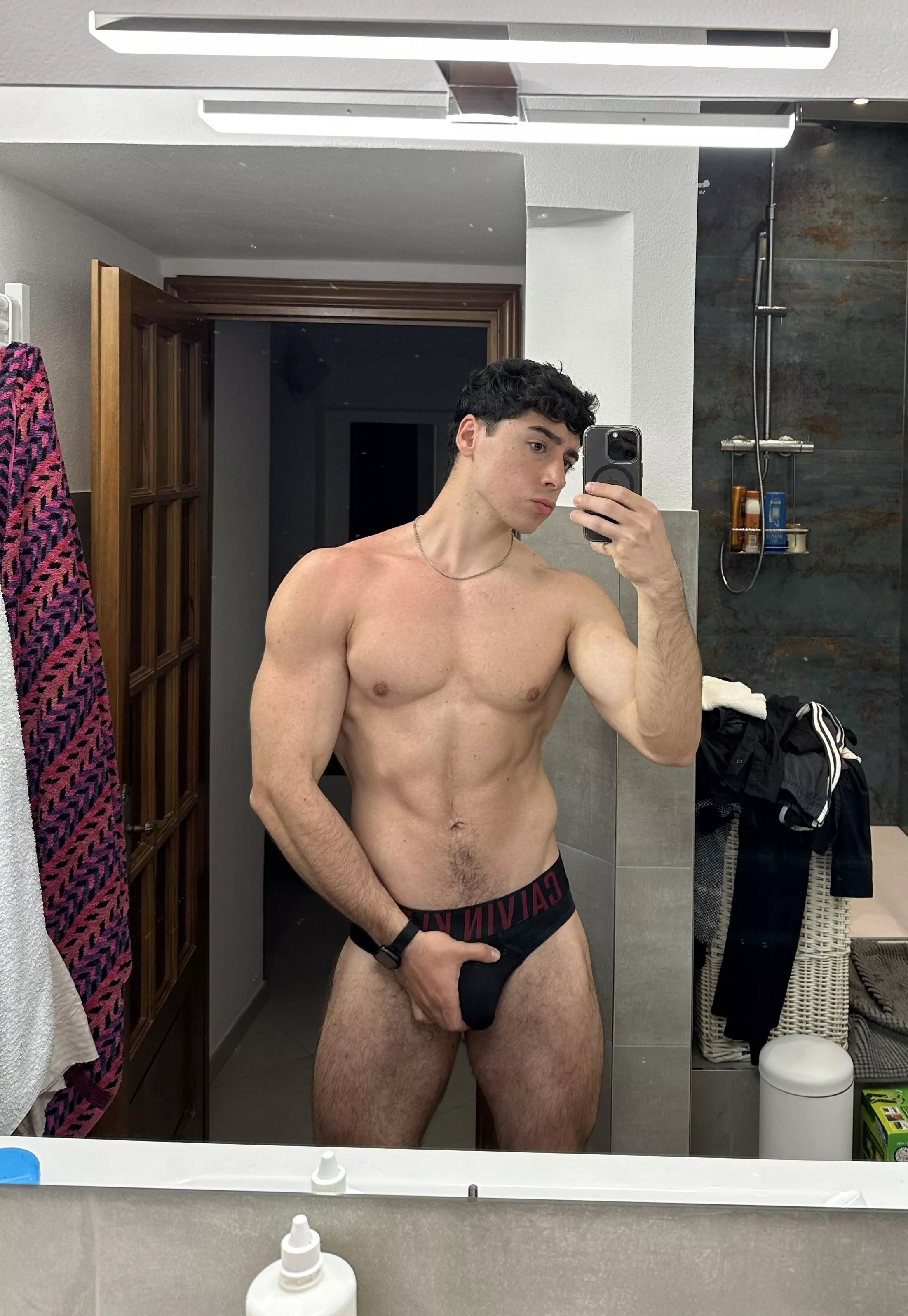 What s the first thought that comes to your mind? Be truthful... [20]