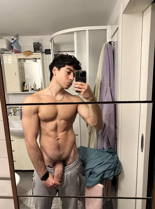 What s the first thought that comes to your mind? Be truthful... [20]