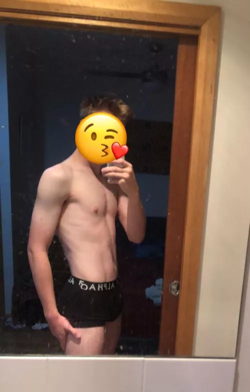 Who wants this 18 year old twink