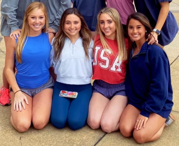 Who's blowing you on her knees [4]