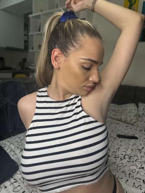 would you lick my shaved and sweaty armpit after an long exhausting game?