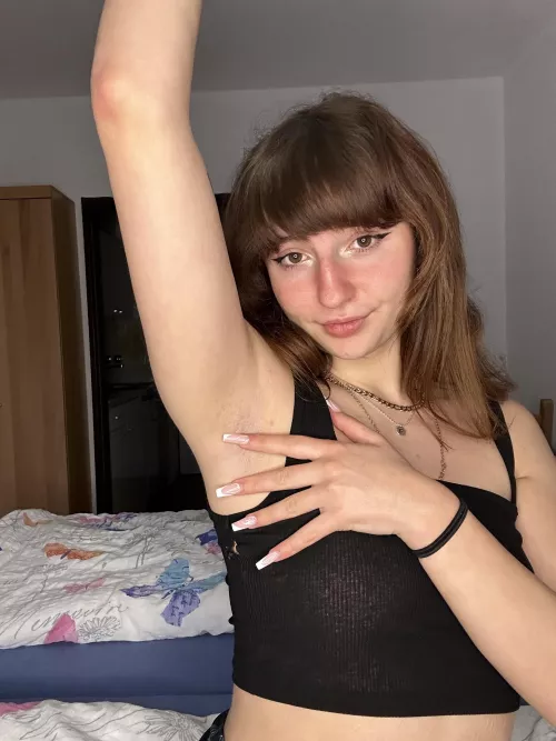 Would you tell me if my pits were stinky?🙈