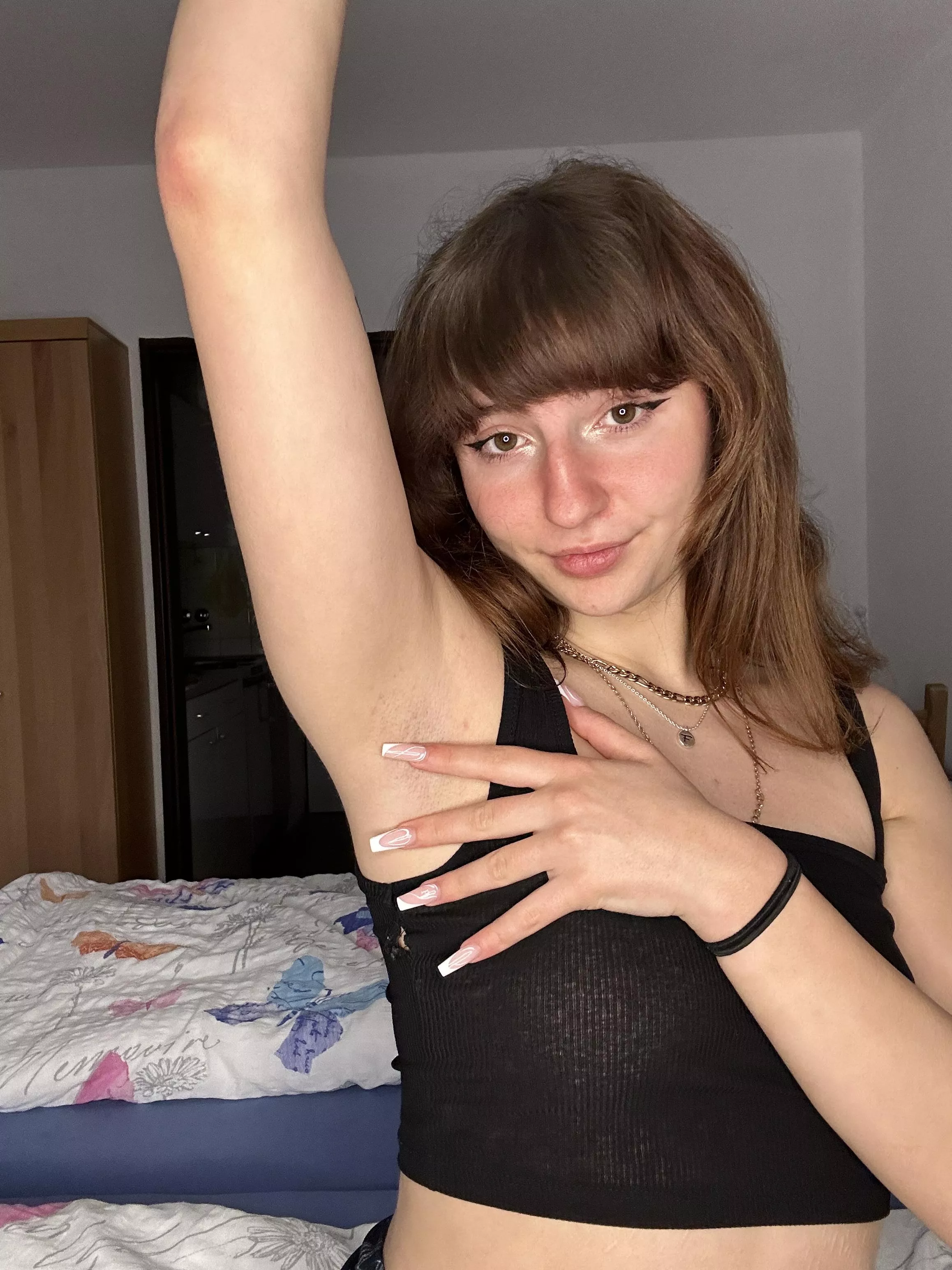 Would you tell me if my pits were stinky?🙈