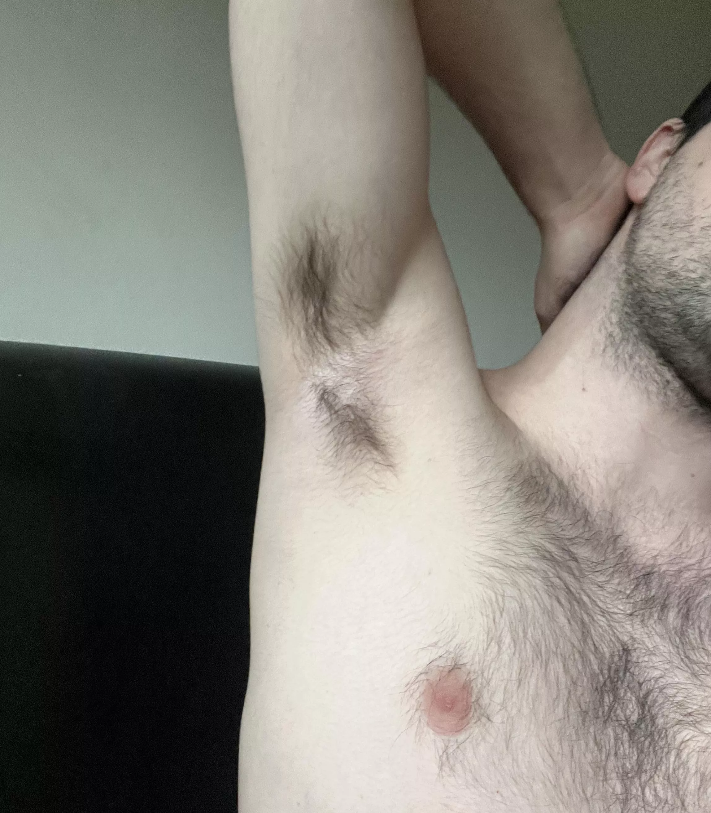 You like musky alpha scent??💪🏼💦 Dms open😈