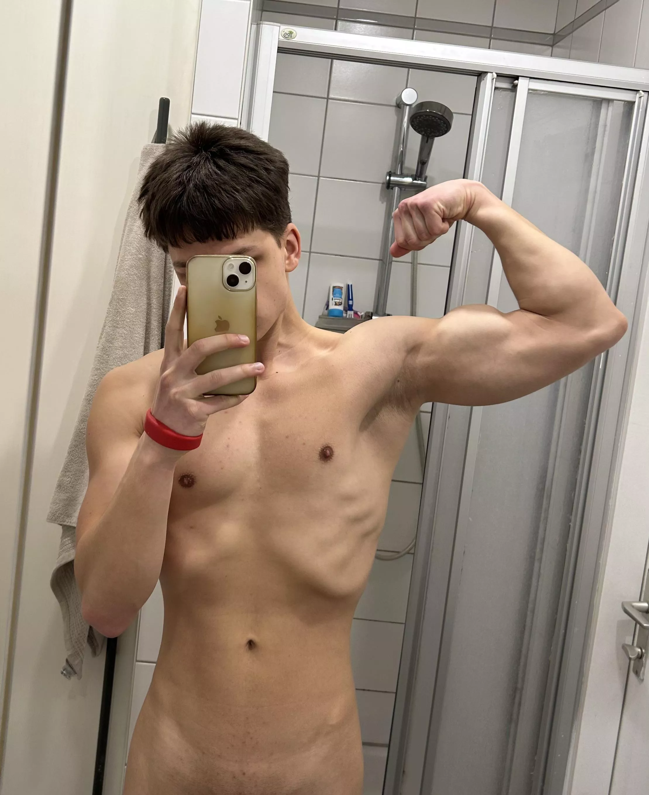 (19)Would you smell my pit?