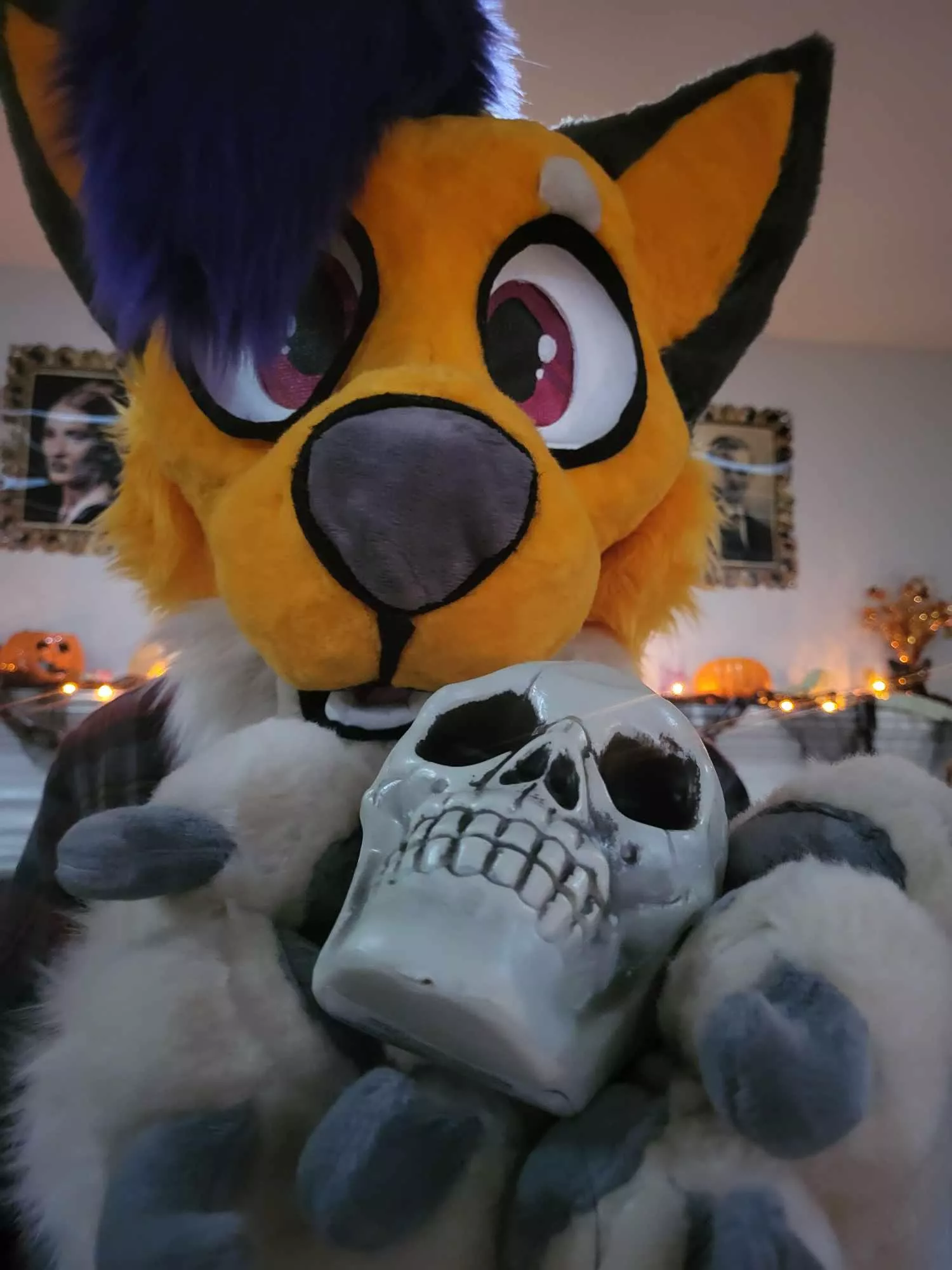 3:38 AM daily fursuit posting.