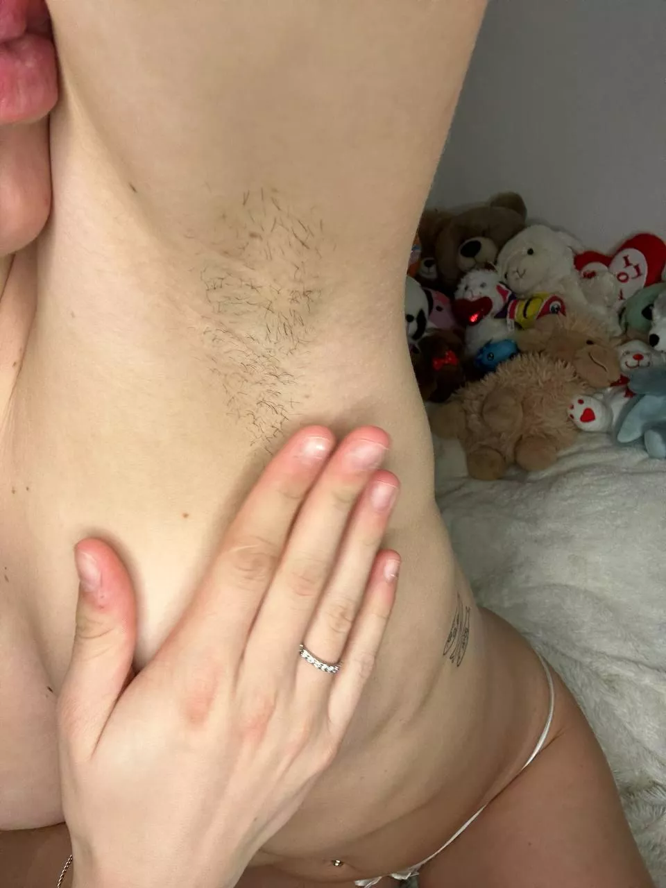 Are you into petite 18yo bodys and armpits like mine?