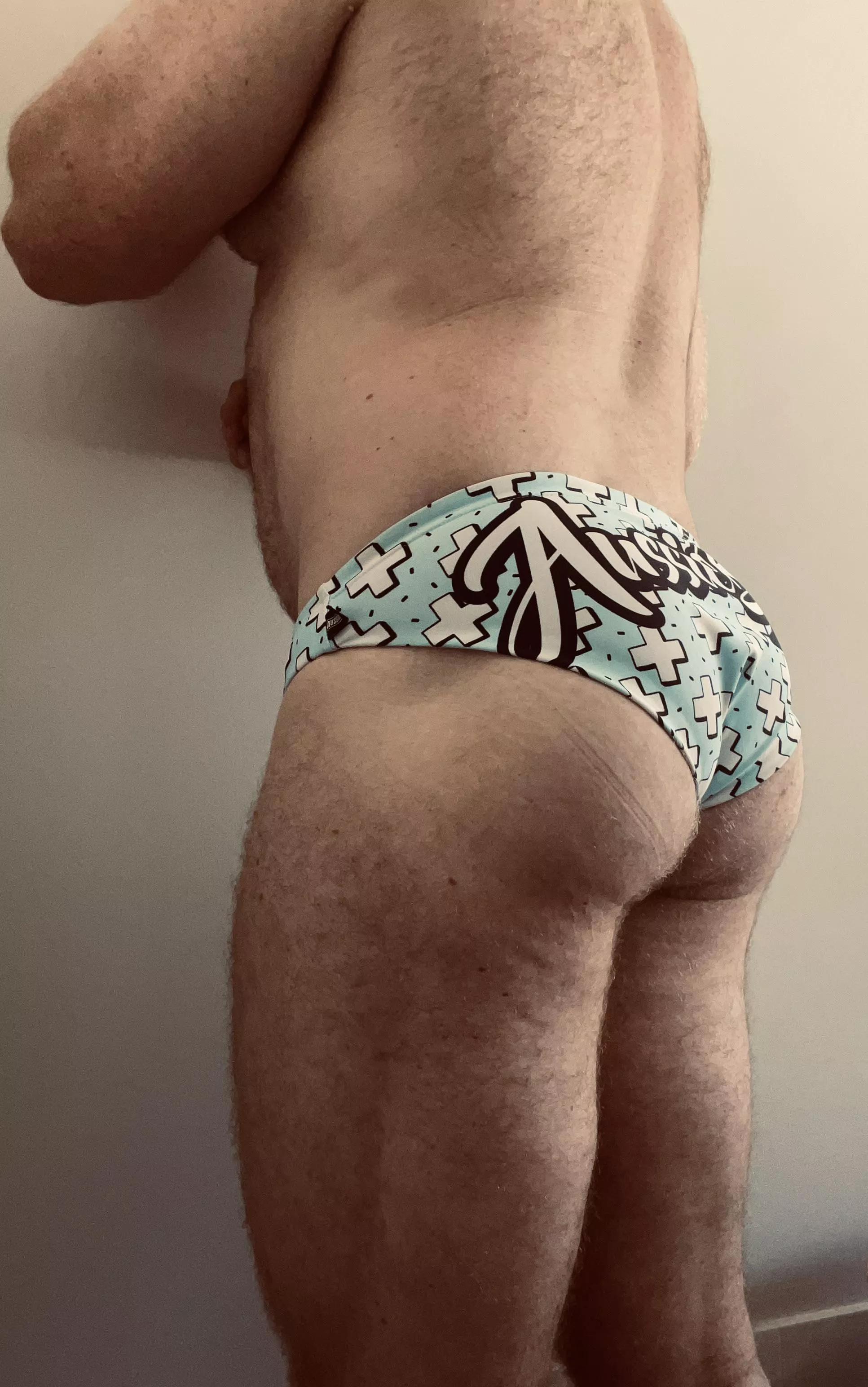 Aussie bum in Aussie bums