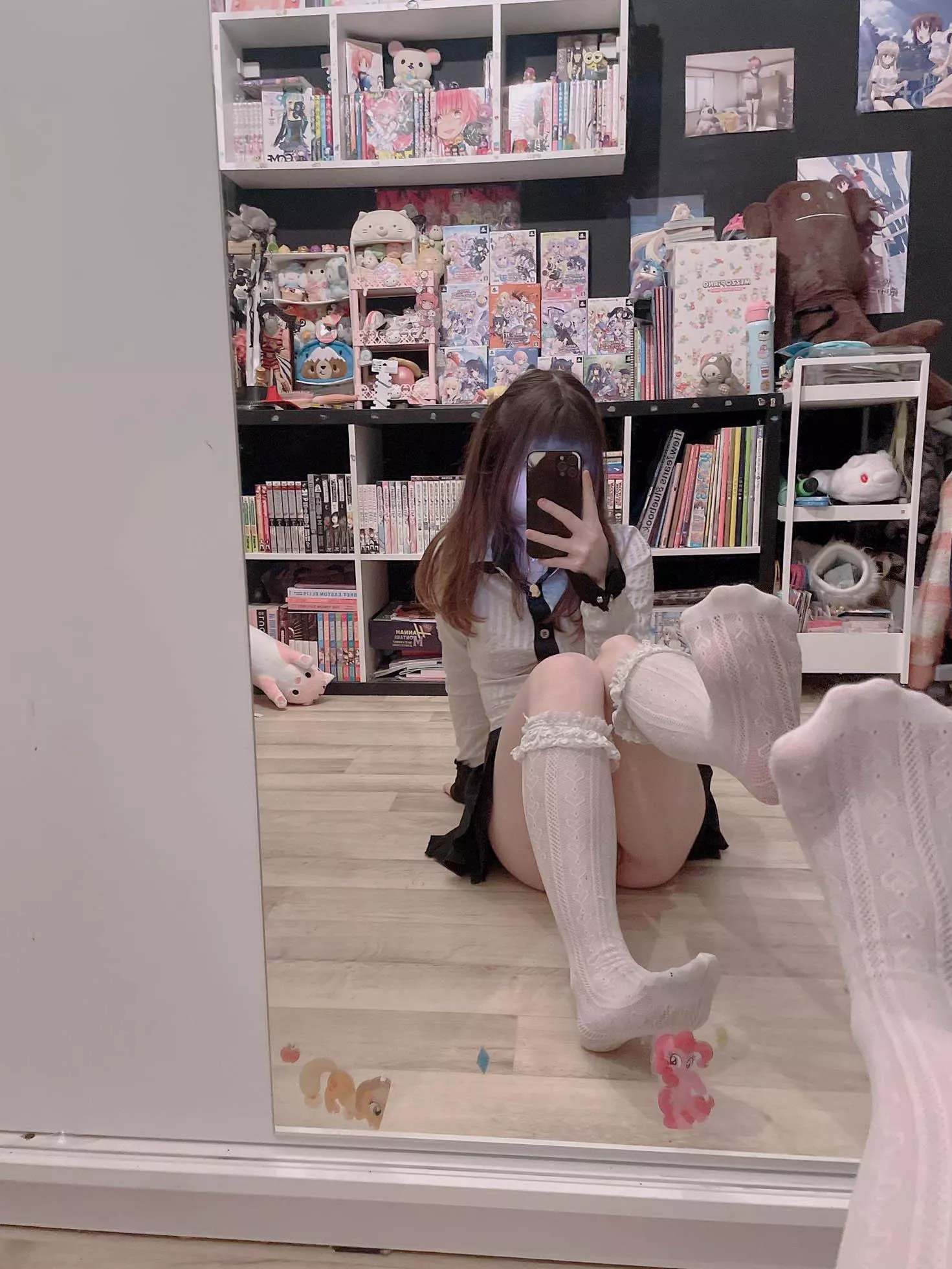 Be honest.. what do you think of thick 21yo girls like me?