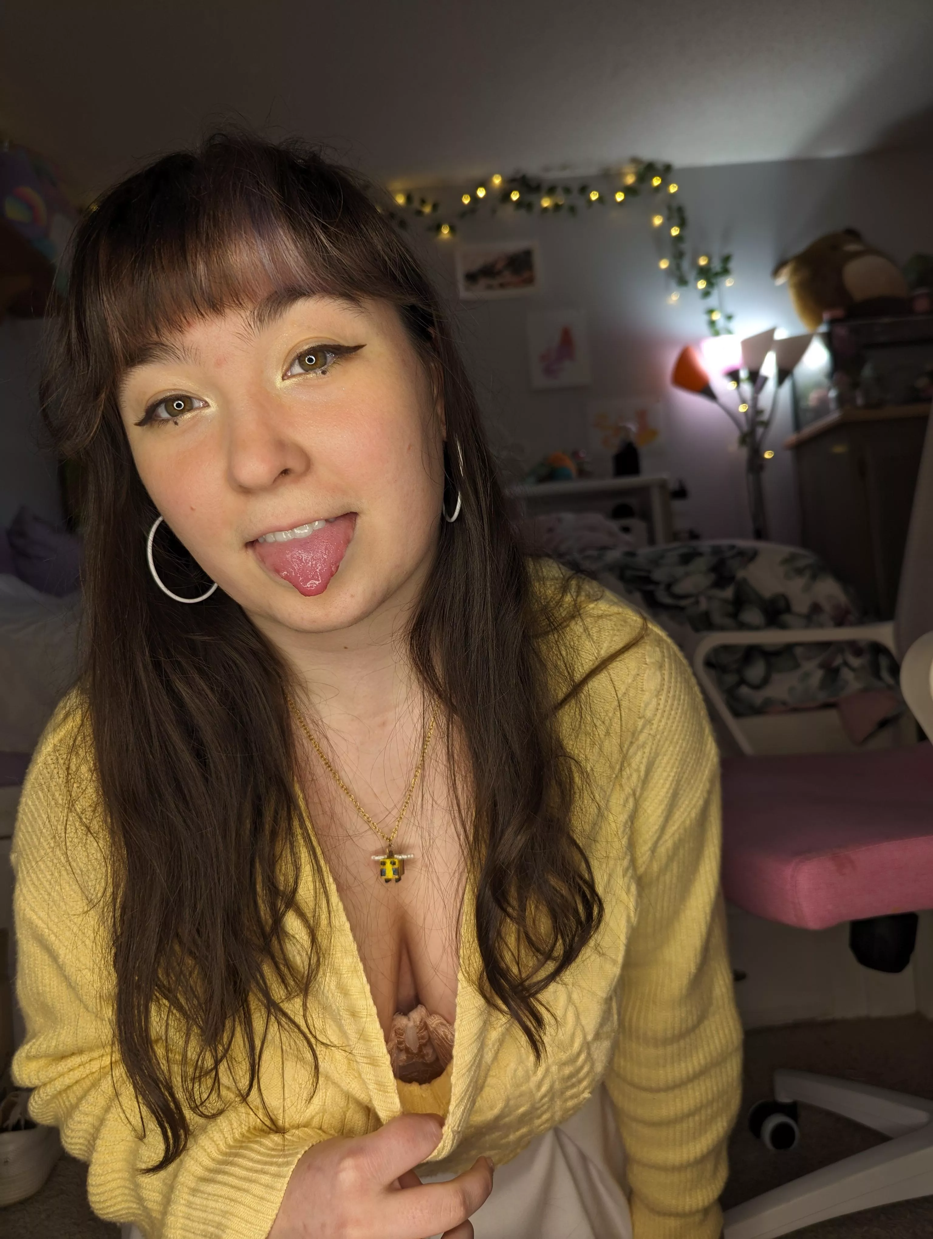 Can you tell what my necklace is?