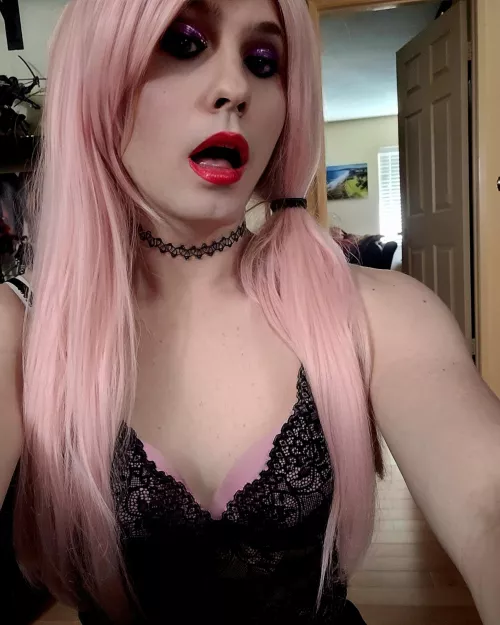 Can't get a girlfriend. Maybe I should try looking for a boyfriend?