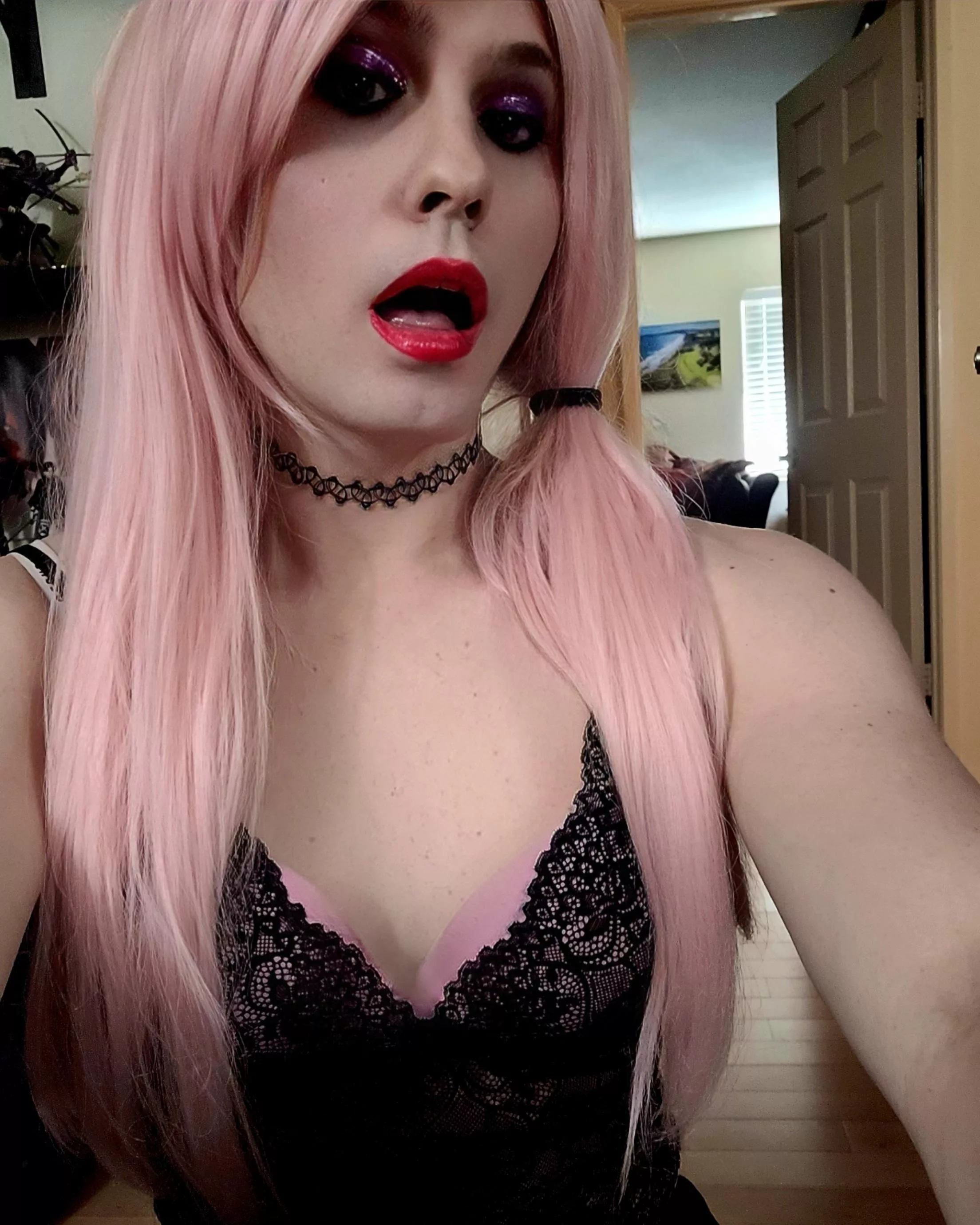 Can't get a girlfriend. Maybe I should try looking for a boyfriend?