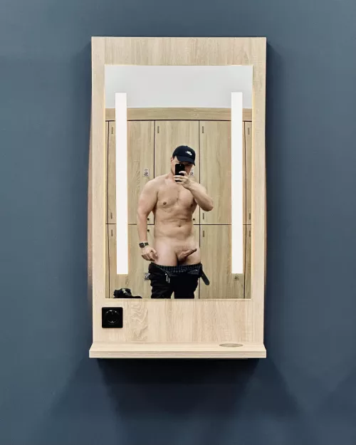 Daddy is just trying to stay fit and strong (33)