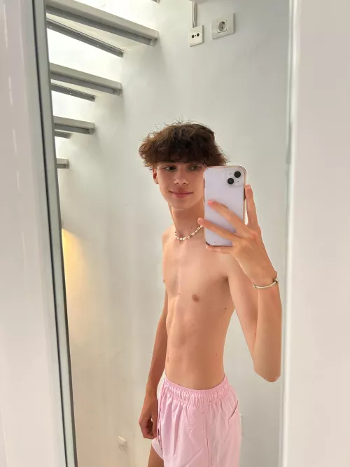 Do you think it is hot when a guy shows off his body in tight pink trunk?(19yoSurferboy)