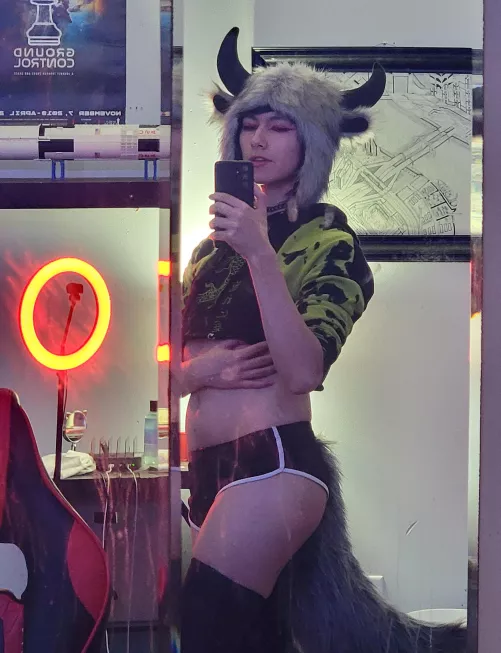 Do you think my hat is cute? 🥺