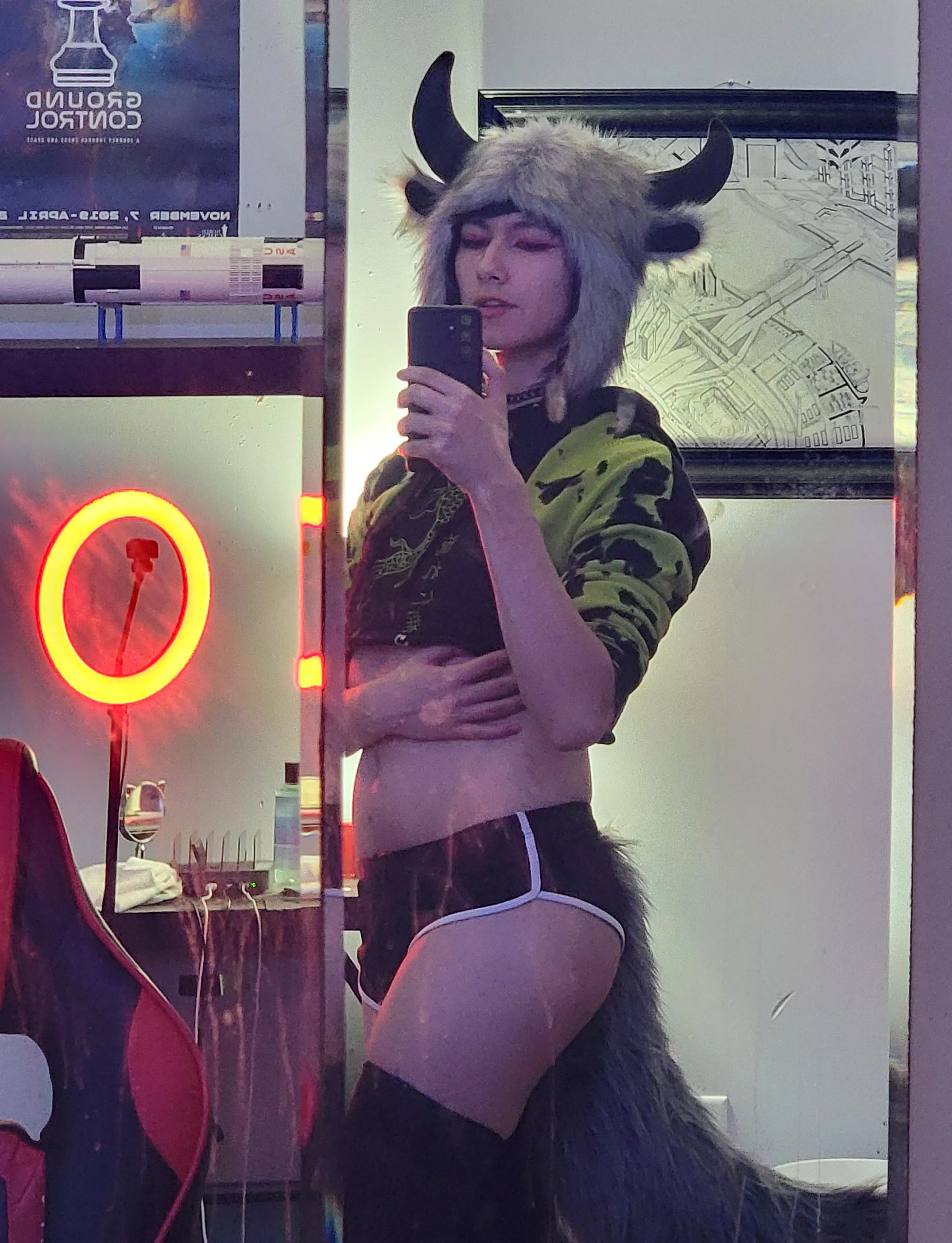 Do you think my hat is cute? 🥺