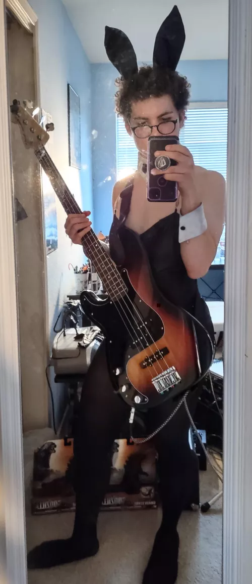 Fem-bassist 🎸