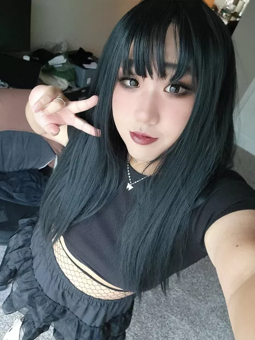 Got my little black outfit with fishnets! Yawwww~