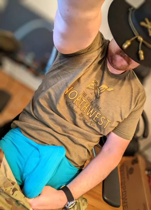 How does a little Monday morning Stetson find everyone? 🤠🤣