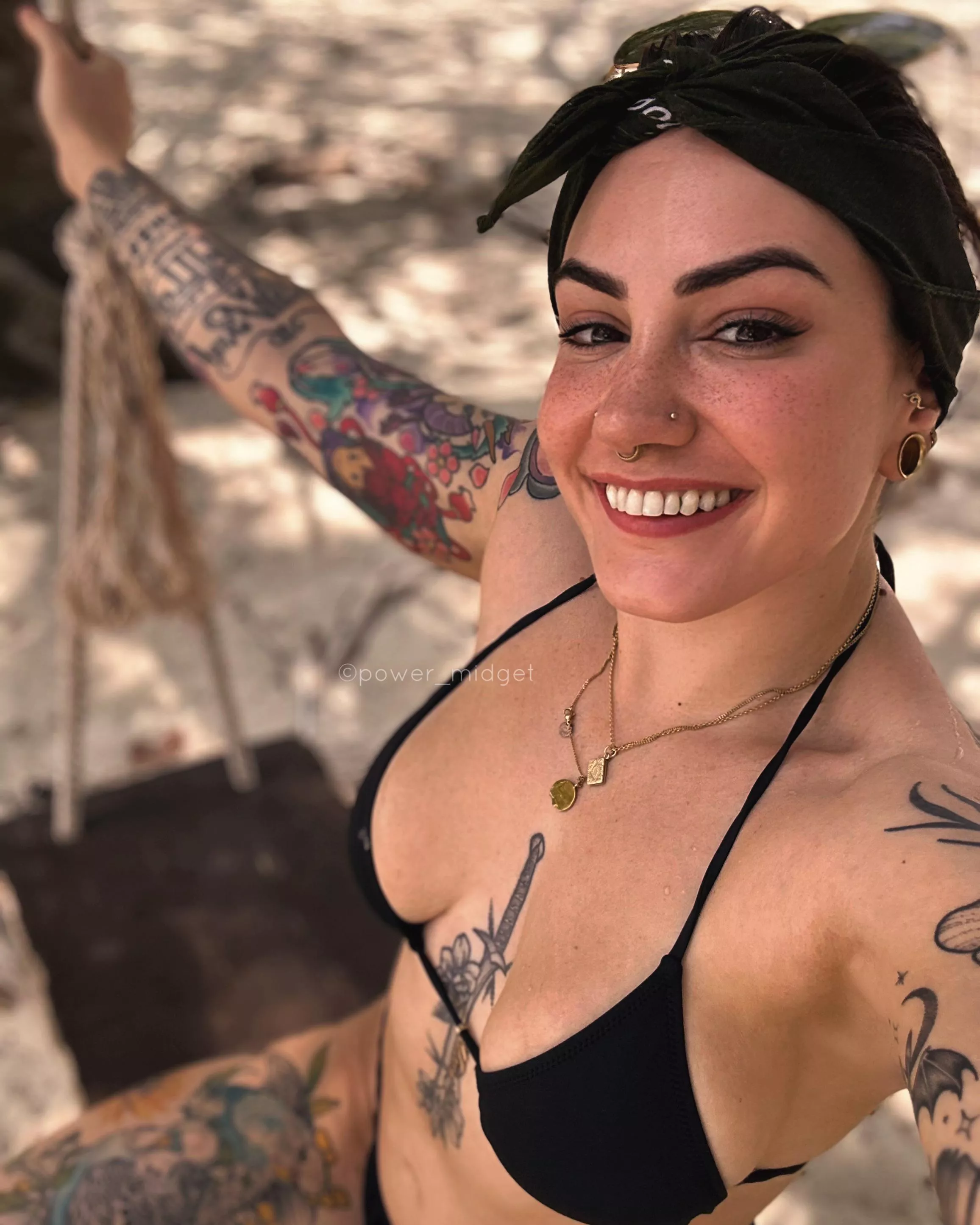 I found a cool swing on the beach 