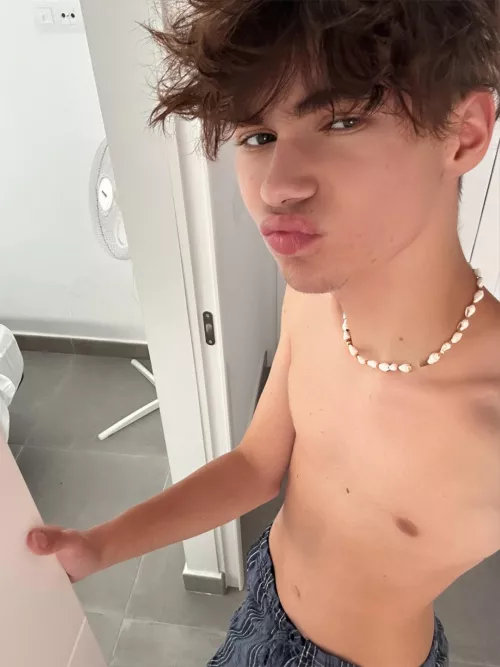 I get a lot of pleasure from being the receiver in sexual activities(19yo125lbs)