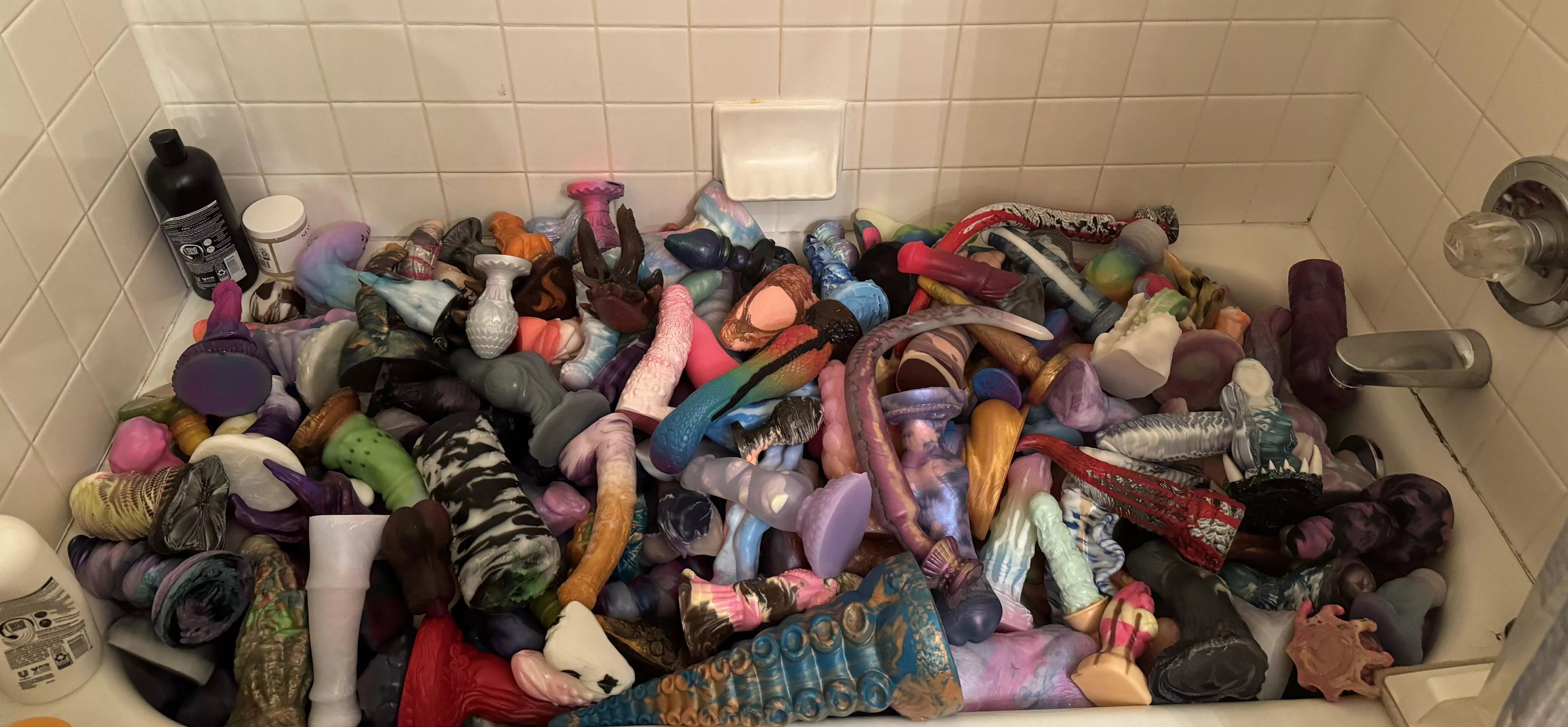 I have a bathtub of stuff to be cleaned. I think it’s too much lmao