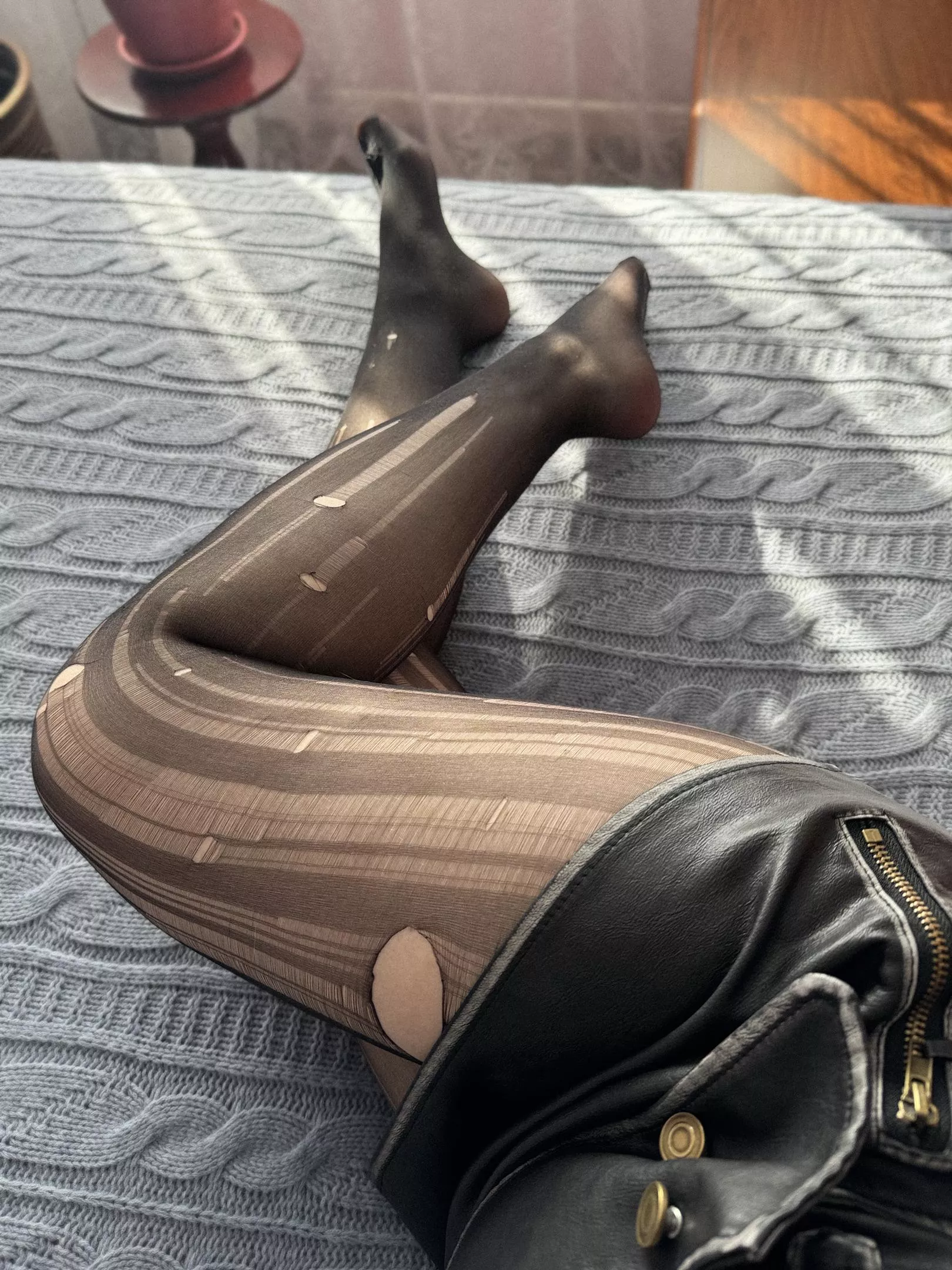 I like to rip my tights off