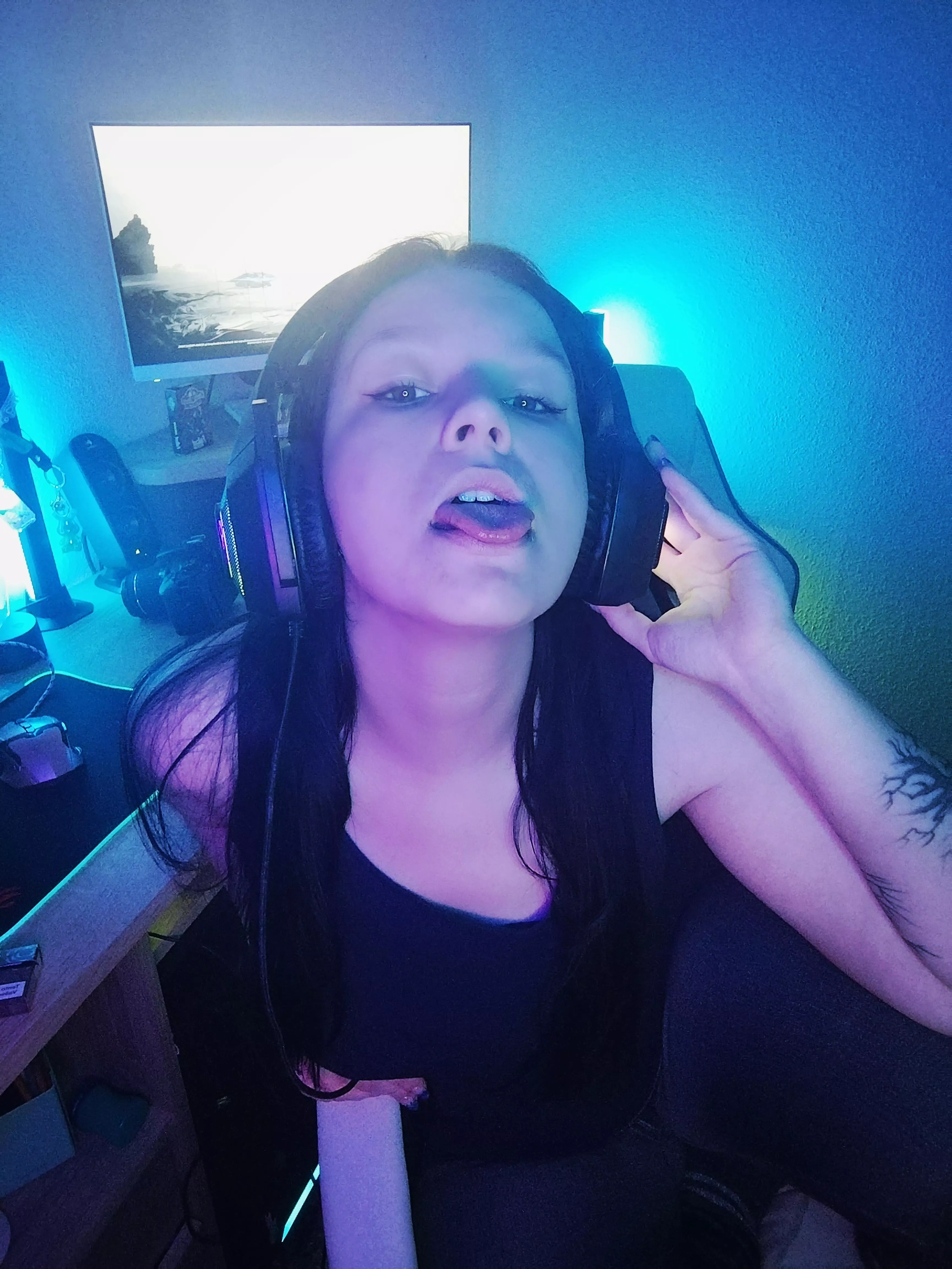 I love playing and licking things~