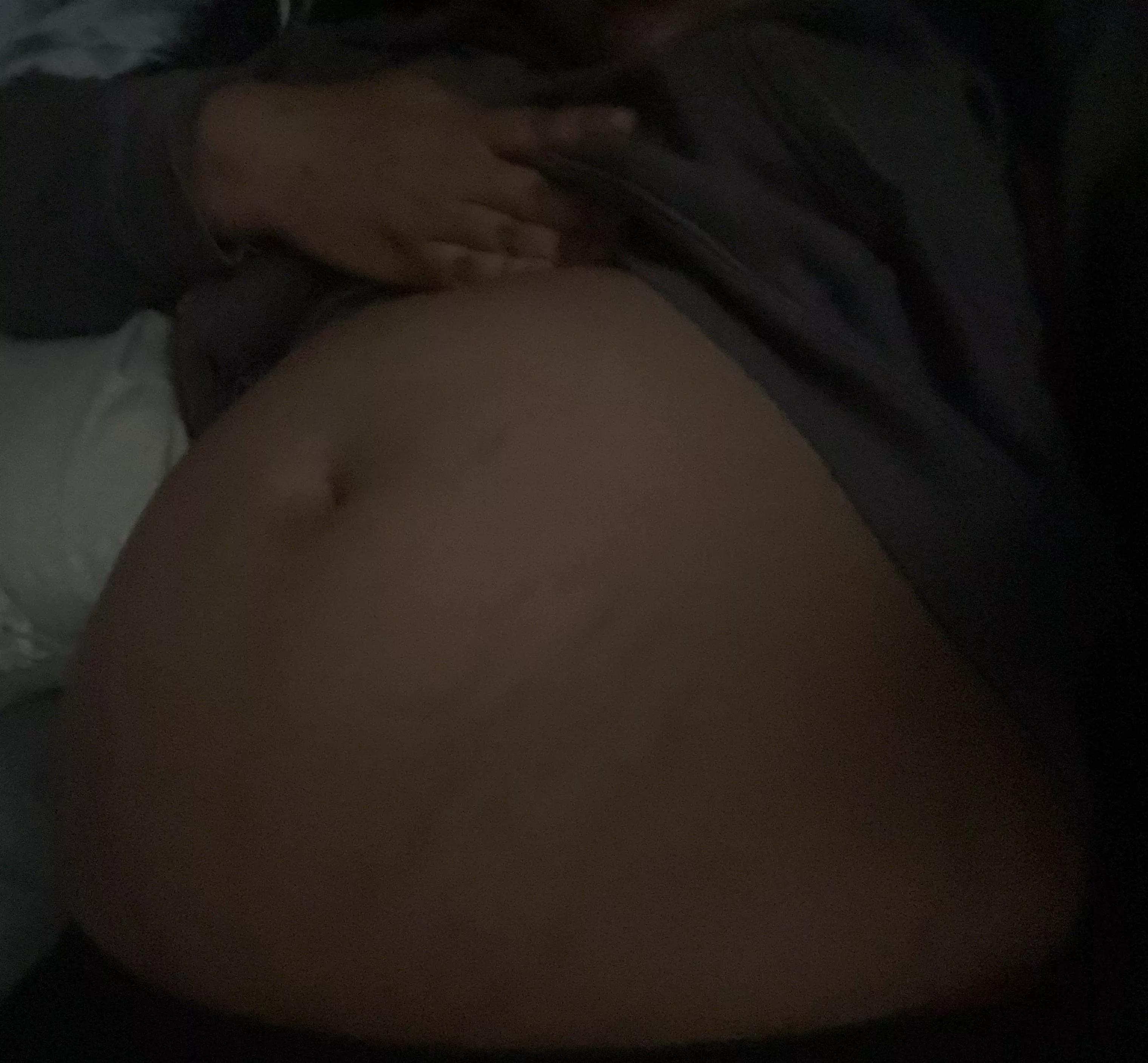 I wanna eat all day and the get on the scale to see how much I gained 🤰🏽🐷